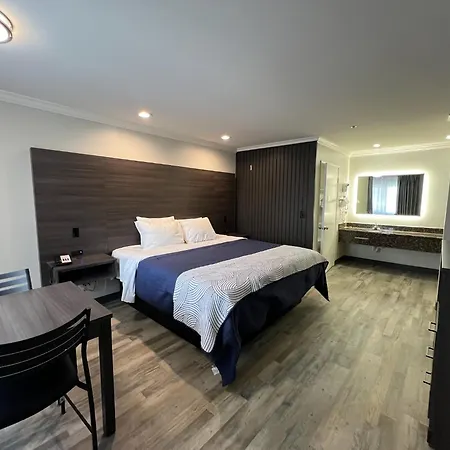 Cloud 9 Inn Lax